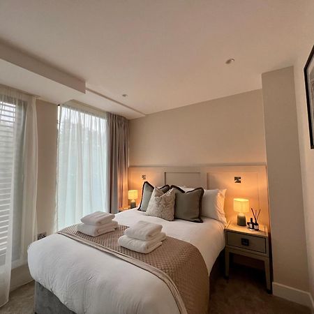 The Noir Blanc Retreat At Ryedale House Apartment York Exterior foto
