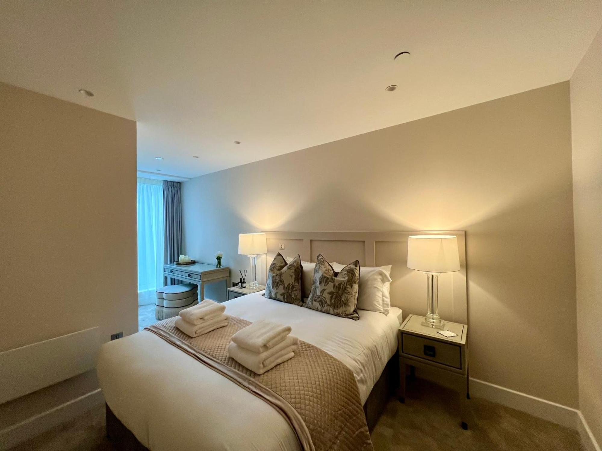 The Noir Blanc Retreat At Ryedale House Apartment York Exterior foto