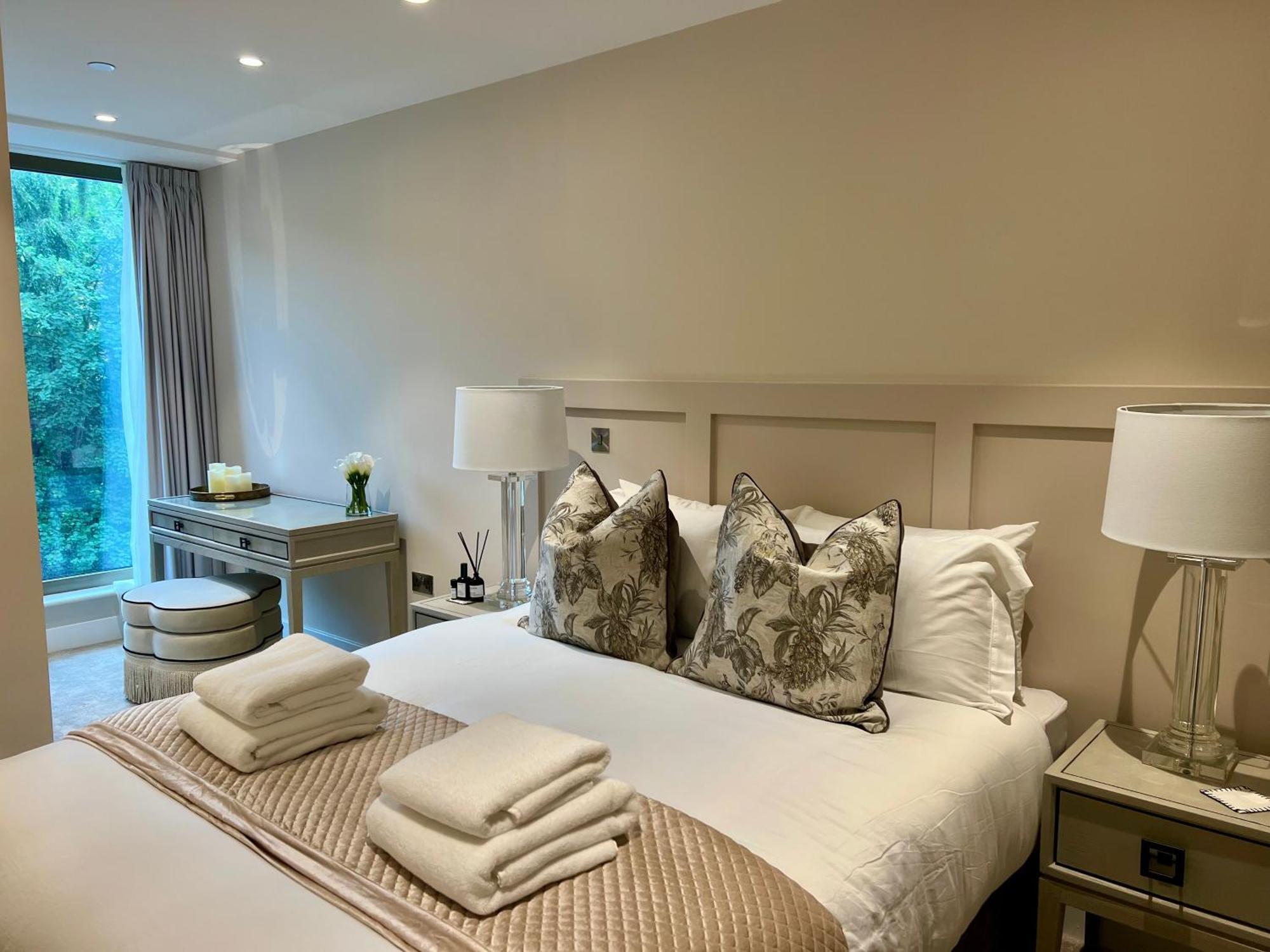 The Noir Blanc Retreat At Ryedale House Apartment York Exterior foto
